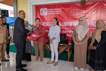 Ratusan pelaku UKM Ngawi terima sertifikat legalitas usaha