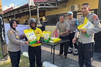 Polres Kotim bantu pasarkan beras SPHP untuk stabilkan harga di pasaran