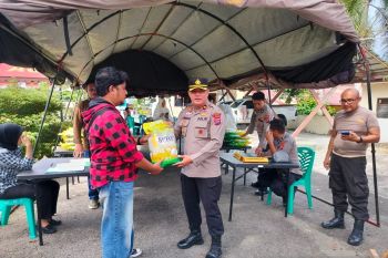 Polres Agam gelar pasar pangan murah berupa beras seberat 19 ton