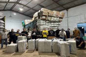 Bea cukai Makassar-Polda Sulsel gagalkan peredaran 414.000 rokok ilegal