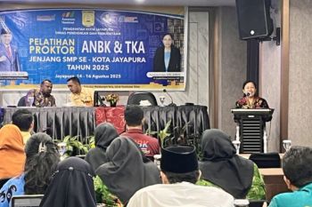 Pemkot Jayapura beri pelatihan bagi proktor ANBK-TKA jenjang SMP