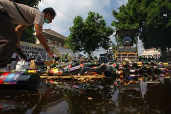Polisi amankan 2 pelajar SMA yang jualan minuman keras di Garut