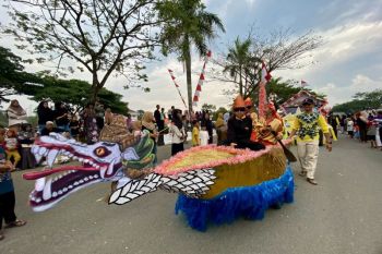 Ribuan pelajar Tapin meriahkan Karnaval HUT ke-80 RI di Rantau Baru