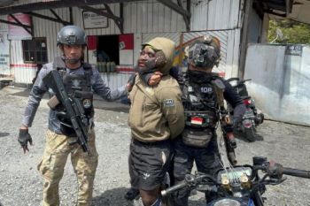 Satgas tangkap KKB penembak Brigpol Ronald Enok di Puncak Jaya