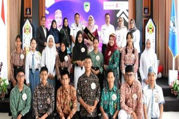 Pemkab Barut tingkatkan 'public speaking' pelajar lewat lomba pidato Bahasa Inggris
