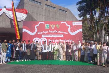 Unand undang mahasiswa internasional ikuti upacara HUT Ke-80 RI