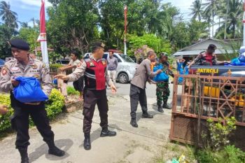 Polda Sulteng salurkan bantuan sembako bagi warga terdampak gempa di Poso