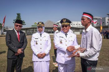 Sebanyak 1.340 narapidana Lapas Lombok Barat dapat remisi di HUT ke-80 RI