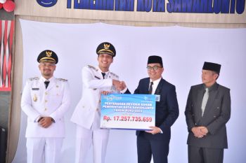 Bank Nagari serahkan dividen 2024 untuk Pemkot Sawahlunto sebesar 17 miliar