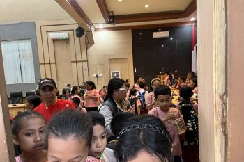 DPRD Ambon kenalkan dunia politik pada pelajar lewat parlemen muda