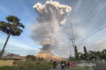 Kemarin, 1.360 pendaki Gunung Ciremai saat HUT RI dan erupsi Lewotobi