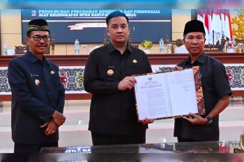 Bupati Lamandau sampaikan tanggapan atas pandangan umum Fraksi DPRD