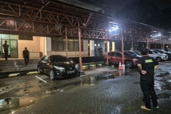 Warga Bekasi berhamburan keluar rumah akibat gempa magnitudo 4,9