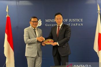 Menteri Karding diskusikan kepastian hukum PMI