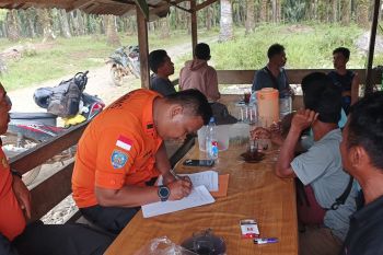 Tim gabungan Pos SAR Pasaman hentikan pencarian korban hanyut