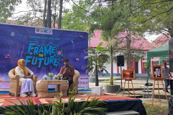 DSLNG goes to campus bekali mahasiswa di era kompetitif