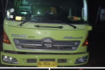 Polda Sumsel amankan truk pengangkut batu bara ilegal di jalan lintas sumatera