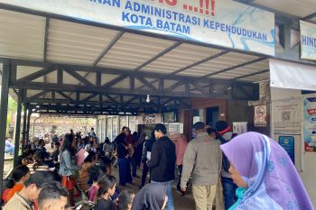 Disdukcapil Batam layani hingga 500 orang per hari untuk urus adminduk