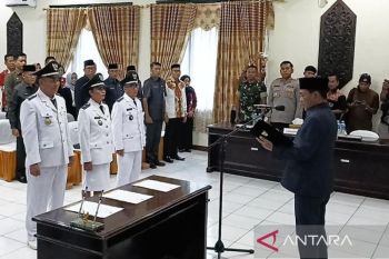 Wabup Barito Selatan kukuhkan perpanjangan masa jabatan tiga kepala desa