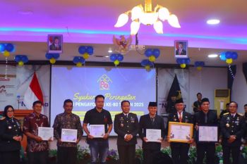 Kemenkum-Sulteng serahkan 6 sertifikat KI perkuat perlindungan hukum