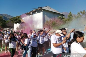 Rinjani Color Run III mewarnai tren lari Gen Z hingga Babby Boomers