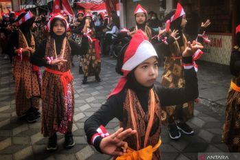 Karnaval HUT ke-80 RI di Surabaya
