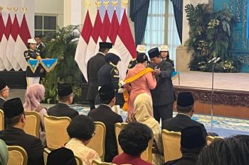 Prabowo beri penghargaan 141 tokoh, mulai dari Puan maharani hingga musisi Gombloh