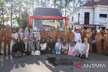 13 mahasiswa serta Saga saja Pariaman berangkat, ikuti perkuliahan di Telkom University