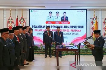 Bupati Kapuas lantik sejumlah kepala dinas