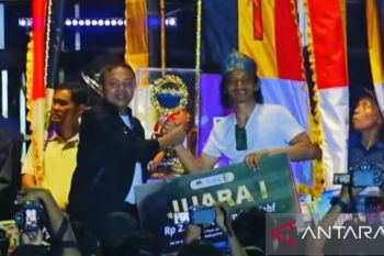 Bintang Emas Cahaya Intan 2023 juara umum festival pacu jalur di Kuansing 2025