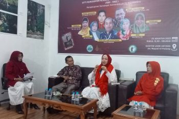 Diskusi buku Sitti Manggopoh Pejuang Perempuan dari Minangkabau