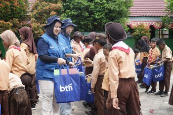 Relawan Bakti BUMN gelar Posyandu dan tanam mangrove di pesisir Long Ikis