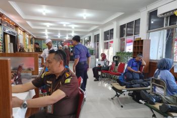 Kejari Padang gelar donor darah peringati HBA ke-80