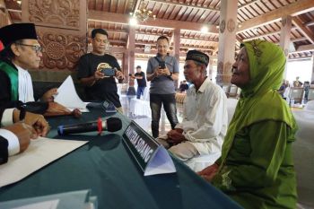 Puluhan pasangan nikah siri di Ponorogo resmi miliki dokumen nikah
