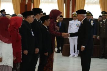 446 PNS Kalsel terima Satyalencana Karya Satya