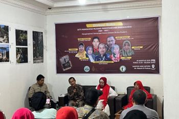 Diskusi buku Sitti Manggopoh Pejuang Perempuan dari Minangkabau di ANTARA Biro Sumbar