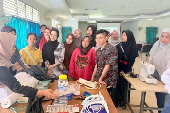 Pelindo Regional 3 latih disabilitas keterampilan menjahit dan kerajinan