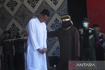 Kejari Banda Aceh eksekusi cambuk 10 terpidana qanun jinayat