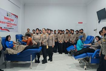 Polwan Polres Madiun gelar donor darah untuk bantu penuhi stok PMI