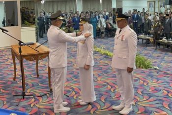 Bupati Pesawaran terpilih komitmen perbaiki jalan rusak