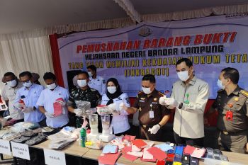 Kejari Bandarlampung musnahkan barang bukti dari 203 perkara pidana