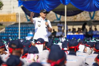 Gubernur Jateng:  Mahasiswa adalah masa depan investasi