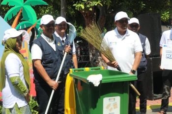 Wabup ajak warga jaga lingkungan Kepulauan Seribu