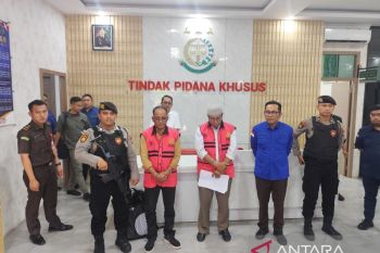 Kejati Kepri tetapkan tiga tersangka korupsi kuota rokok senilai Rp182 miliar