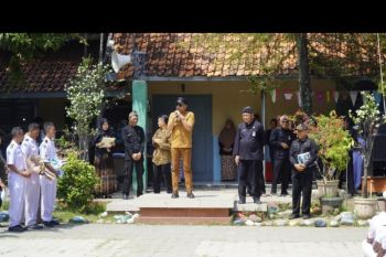 Dedy Yon beri kejutan tiga siswa SMKN 3 Tegal