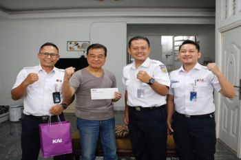 KAI Daop 6 Yogyakarta berikan apresiasi kepada pelanggan setia KAI