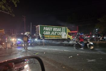 Aksi solidaritas ojol di Makassar, jalur utama macet total