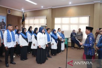 Bupati Bima lantik istri pimpin LKKS, Dorong peran nyata atasi masalah sosial