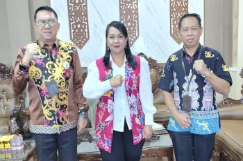 Pemkab Gumas bangga Lurah Talaken berhasil terima PJA 2025