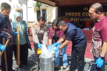 Polres Dumai musnahkan hampir tiga kilo sabu tangkapan Satnarkoba